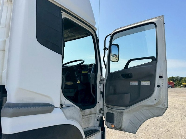 UDトラックス（日産） クオン 大型 トラクタ（シングル） QKG-GK6XAB(95706) 19枚目