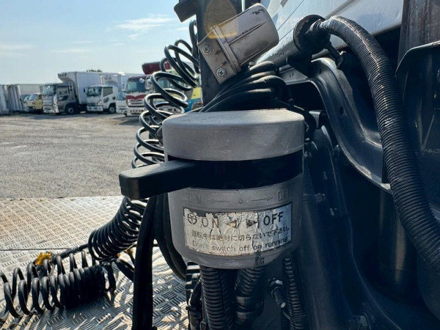 UDトラックス（日産） クオン 大型 トラクタ（シングル） QKG-GK6XAB(95706) 20枚目