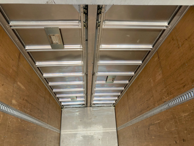 いすゞ フォワード 中型 アルミウィング TKG-FRR90T2(95708) 12枚目