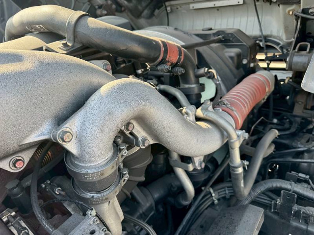 UDトラックス（日産） クオン 大型 トラクタ（シングル） QKG-GK6XAB(95706) 32枚目