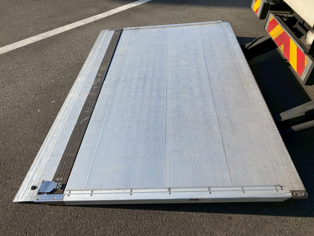 いすゞ フォワード 中型 アルミウィング TKG-FRR90T2(95708) 20枚目