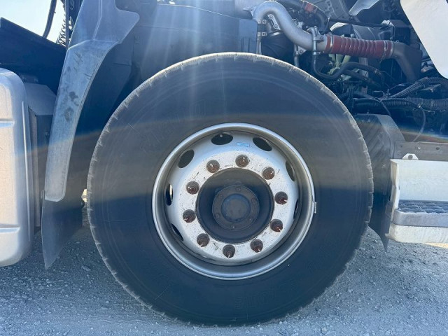 UDトラックス（日産） クオン 大型 トラクタ（シングル） QKG-GK6XAB(95706) 42枚目