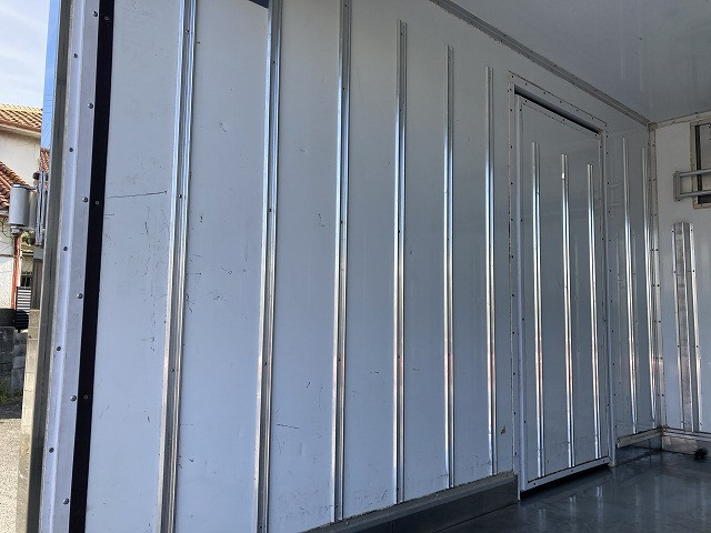 三菱ふそう キャンター 小型 冷凍冷蔵バン TKG-FBA50(95718) 11枚目