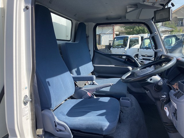 三菱ふそう キャンター 小型 冷凍冷蔵バン TKG-FBA50(95718) 32枚目