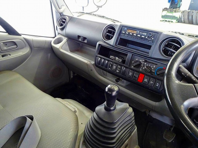 日野 デュトロ 小型 クレーン付き TKG-XZU695M(95722) 9枚目