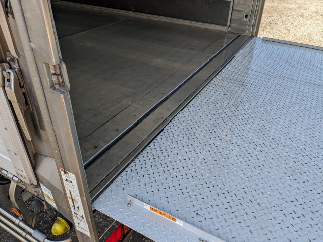 日野 プロフィア 大型 アルミウィング QPG-FS1EWEG(95732) 13枚目