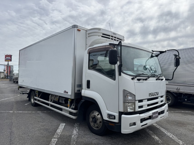 いすゞ フォワード 中型 冷凍冷蔵バン TKG-FRR90S2(95743) 2枚目