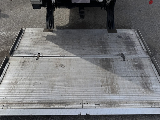 いすゞ フォワード 中型 冷凍冷蔵バン TKG-FRR90S2(95743) 11枚目