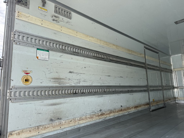 いすゞ フォワード 中型 冷凍冷蔵バン TKG-FRR90S2(95743) 13枚目