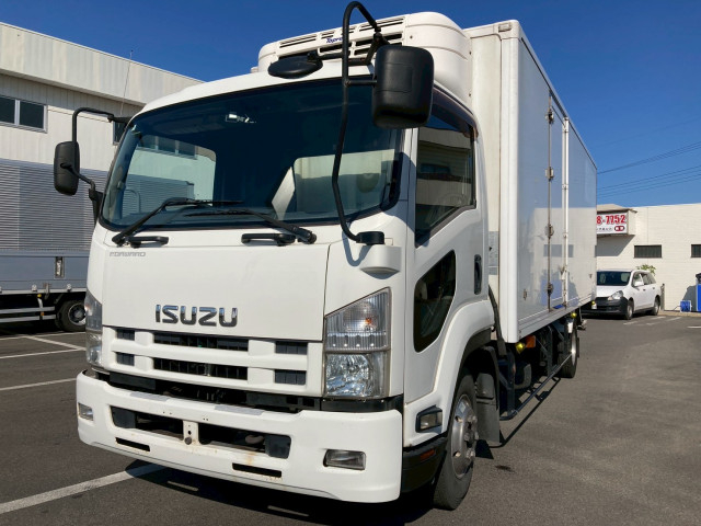 いすゞ フォワード 中型 冷凍冷蔵バン TKG-FRR90S2(95744) 2枚目