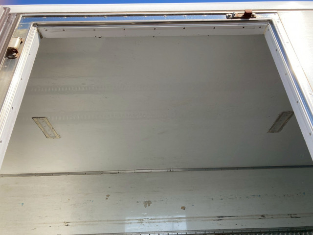 いすゞ フォワード 中型 冷凍冷蔵バン TKG-FRR90S2(95744) 8枚目