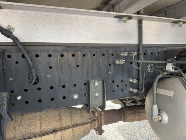 いすゞ フォワード 中型 冷凍冷蔵バン TKG-FRR90S2(95743) 24枚目