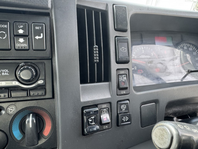 いすゞ フォワード 中型 冷凍冷蔵バン TKG-FRR90S2(95743) 34枚目