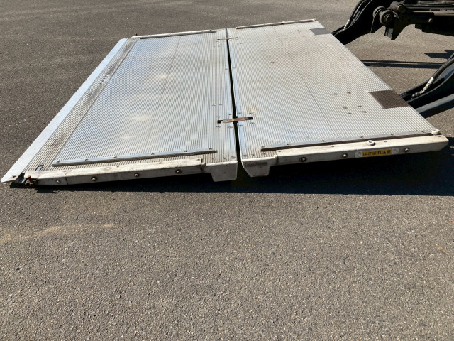 いすゞ フォワード 中型 冷凍冷蔵バン TKG-FRR90S2(95744) 23枚目