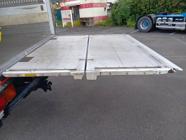 いすゞ フォワード 中型 冷凍冷蔵バン TKG-FRR90S2(95744) 24枚目