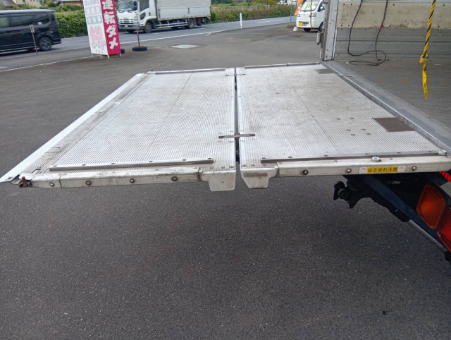 いすゞ フォワード 中型 冷凍冷蔵バン TKG-FRR90S2(95744) 25枚目