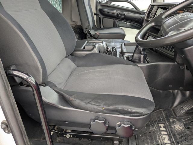 日野 プロフィア 大型 アルミウィング QPG-FN1AWDA(95749) 31枚目