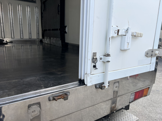 日野 デュトロ 小型 冷凍冷蔵バン TKG-XZC645M(95759) 8枚目