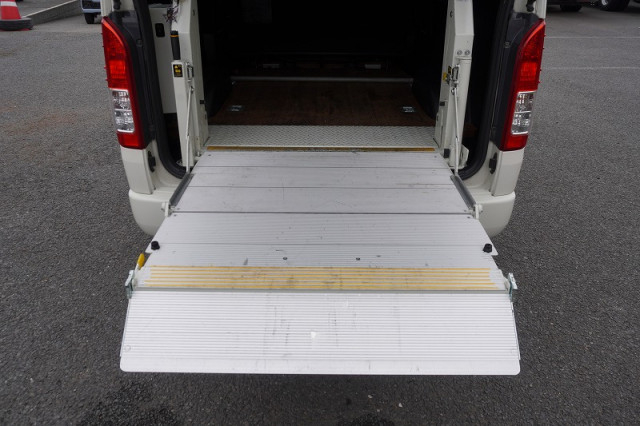 トヨタ ハイエース 小型 ライトバン CBF-TRH200V(95153) 22枚目