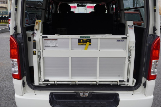 トヨタ ハイエース 小型 ライトバン CBF-TRH200V(95153) 23枚目