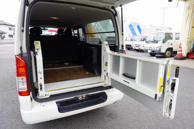 トヨタ ハイエース 小型 ライトバン CBF-TRH200V(95153) 24枚目