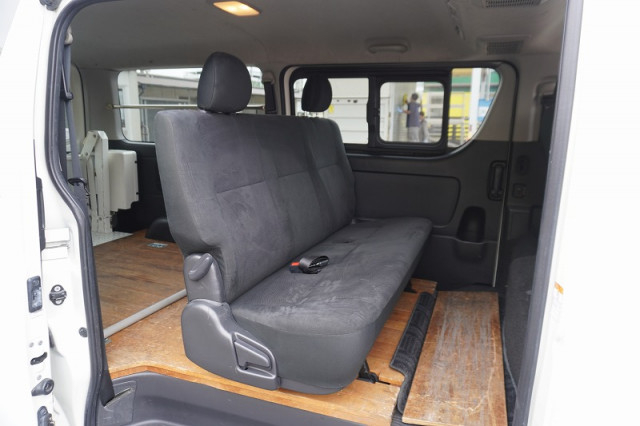 トヨタ ハイエース 小型 ライトバン CBF-TRH200V(95153) 29枚目