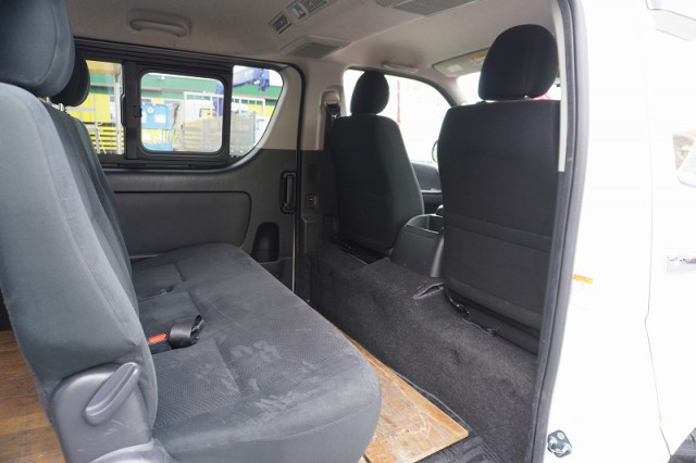 トヨタ ハイエース 小型 ライトバン CBF-TRH200V(95153) 30枚目