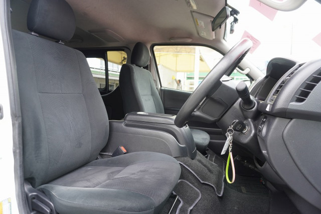 トヨタ ハイエース 小型 ライトバン CBF-TRH200V(95153) 41枚目