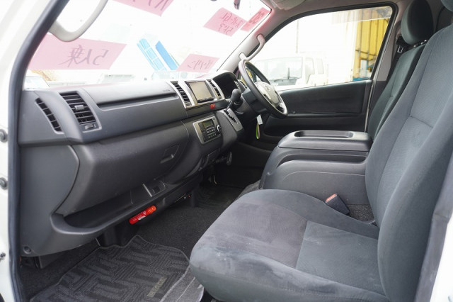 トヨタ ハイエース 小型 ライトバン CBF-TRH200V(95153) 43枚目