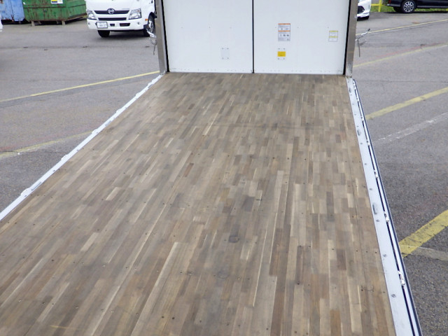 いすゞ フォワード 小型 アルミウィング 2RG-FRR90T4(95787) 10枚目