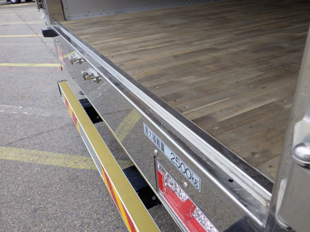 いすゞ フォワード 小型 アルミウィング 2RG-FRR90T4(95787) 15枚目