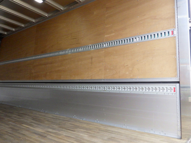 いすゞ フォワード 小型 アルミウィング 2RG-FRR90T4(95787) 16枚目