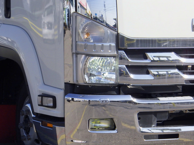 いすゞ フォワード 小型 アルミウィング 2RG-FRR90T2(95802) 3枚目