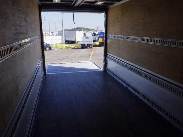 いすゞ フォワード 小型 アルミウィング 2RG-FRR90T2(95802) 16枚目