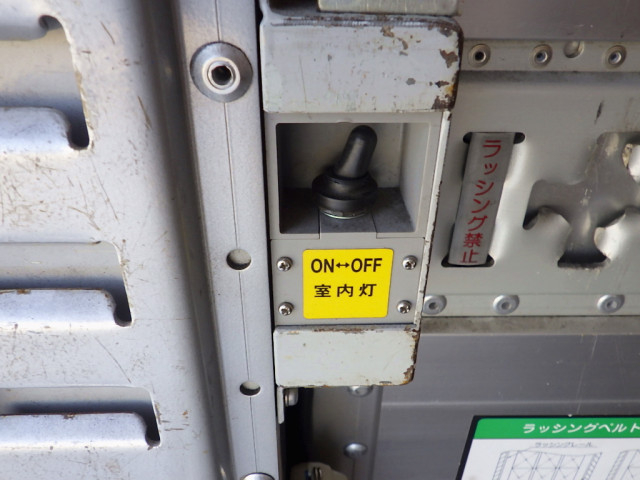 いすゞ フォワード 小型 アルミウィング 2RG-FRR90T2(95802) 17枚目