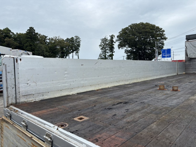 いすゞ ギガ 大型 平ボディ QKG-CYJ77A(95804) 9枚目