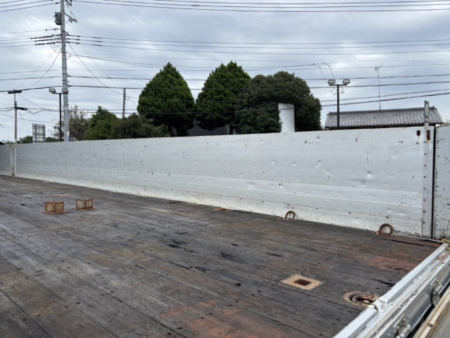 いすゞ ギガ 大型 平ボディ QKG-CYJ77A(95804) 10枚目