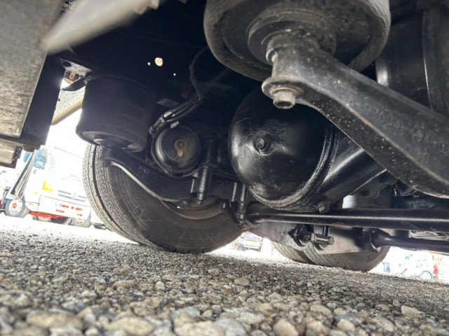 いすゞ ギガ 大型 平ボディ QKG-CYJ77A(95804) 18枚目