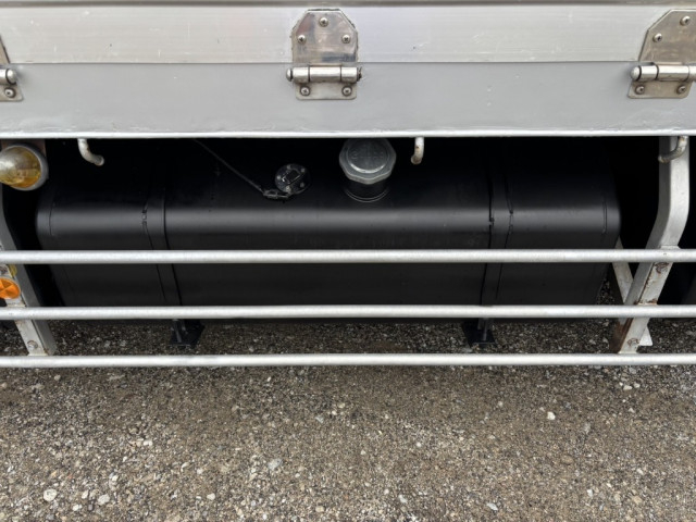 いすゞ ギガ 大型 平ボディ QKG-CYJ77A(95804) 20枚目