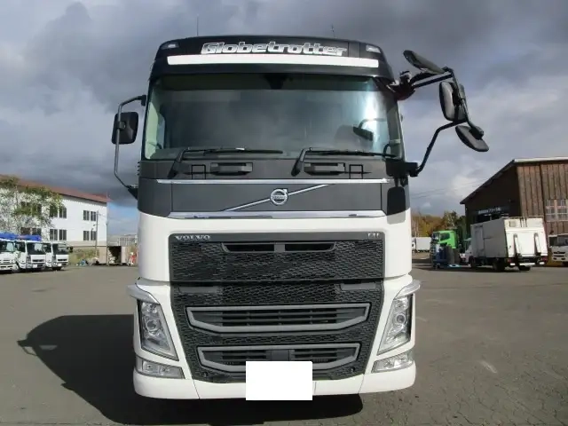 ボルボ 小型 トラクタ（シングル） 2DG-KA2TEA2(95901) 2枚目