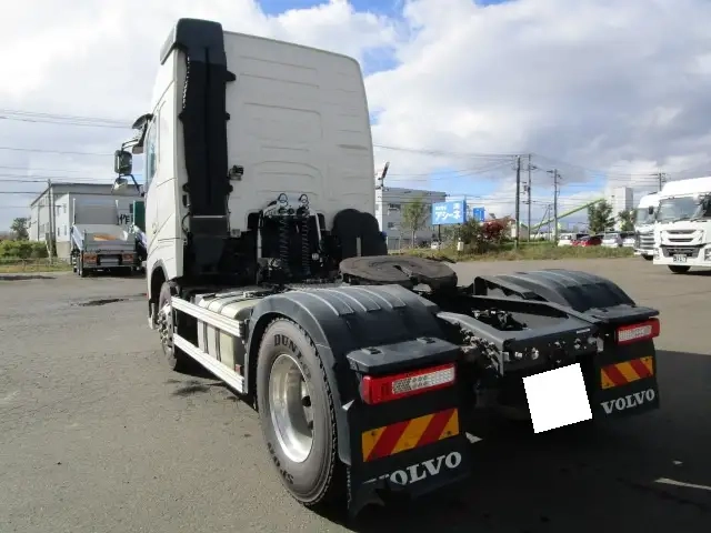 ボルボ 小型 トラクタ（シングル） 2DG-KA2TEA2(95901) 7枚目