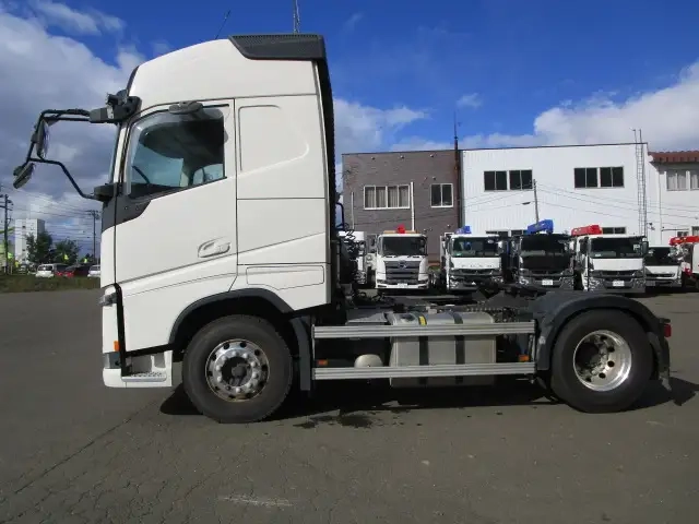 ボルボ 小型 トラクタ（シングル） 2DG-KA2TEA2(95901) 8枚目