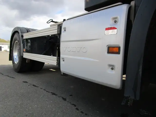 ボルボ 小型 トラクタ（シングル） 2DG-KA2TEA2(95901) 10枚目