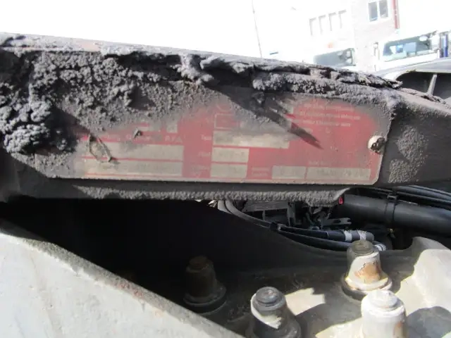 ボルボ 小型 トラクタ（シングル） 2DG-KA2TEA2(95901) 12枚目