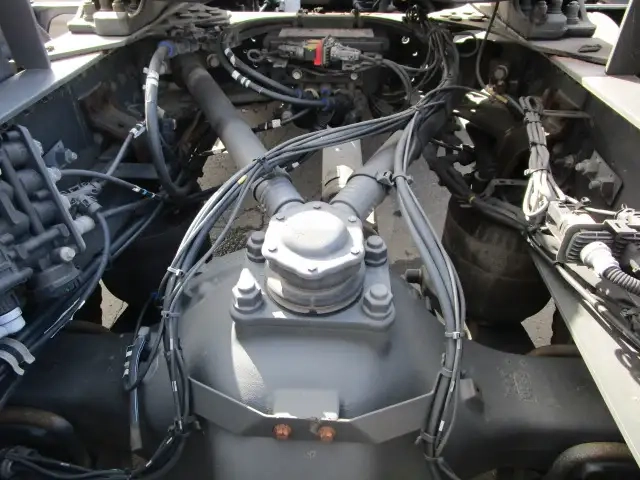 ボルボ 小型 トラクタ（シングル） 2DG-KA2TEA2(95901) 13枚目