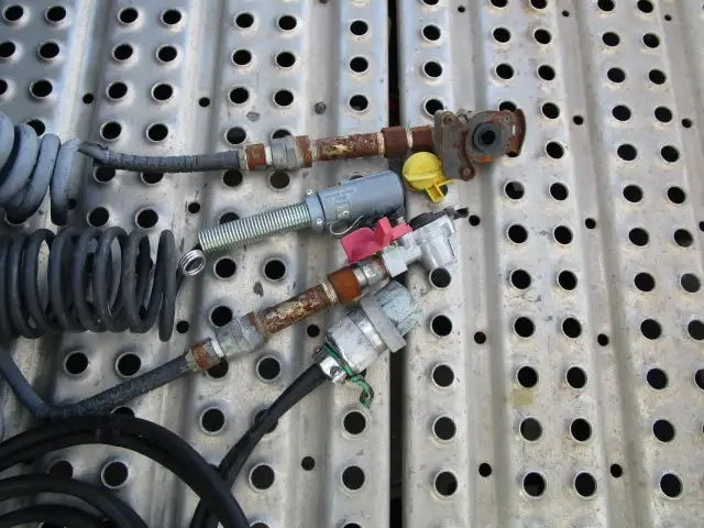 ボルボ 小型 トラクタ（シングル） 2DG-KA2TEA2(95901) 20枚目