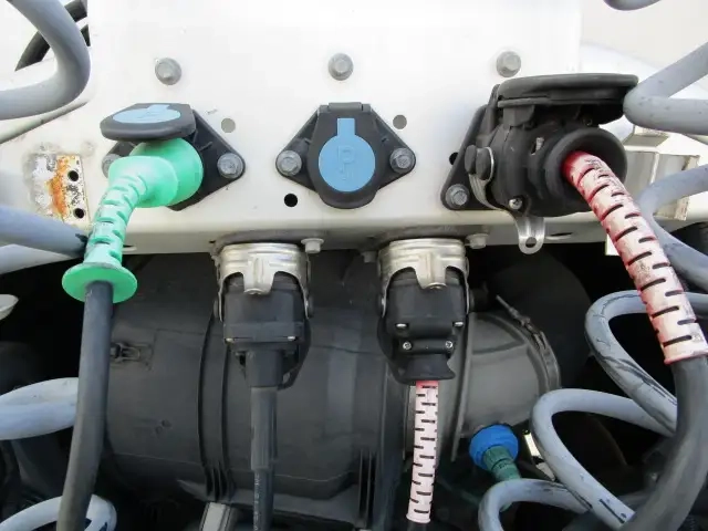 ボルボ 小型 トラクタ（シングル） 2DG-KA2TEA2(95901) 21枚目