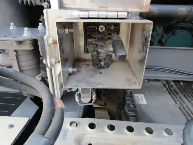 ボルボ 小型 トラクタ（シングル） 2DG-KA2TEA2(95901) 22枚目