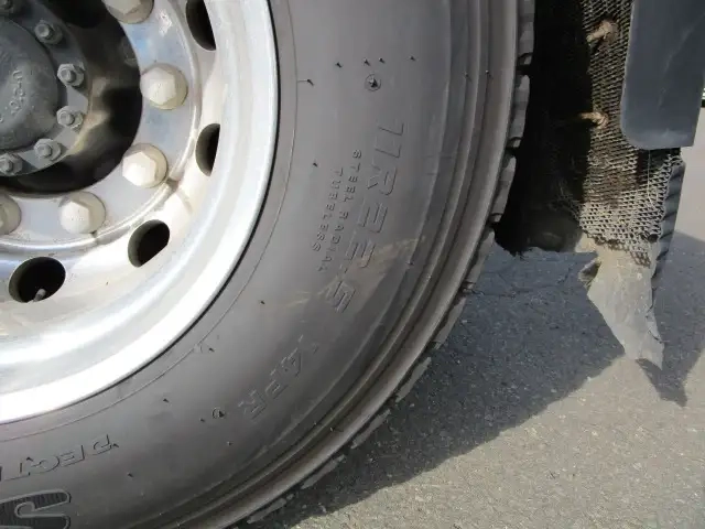 ボルボ 小型 トラクタ（シングル） 2DG-KA2TEA2(95901) 24枚目