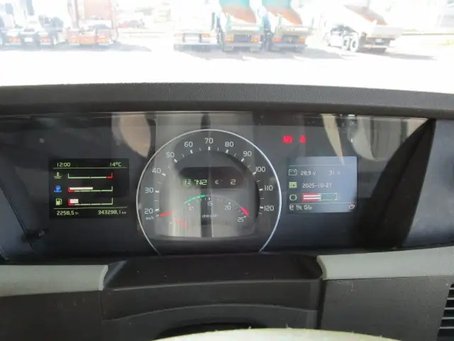 ボルボ 小型 トラクタ（シングル） 2DG-KA2TEA2(95901) 30枚目